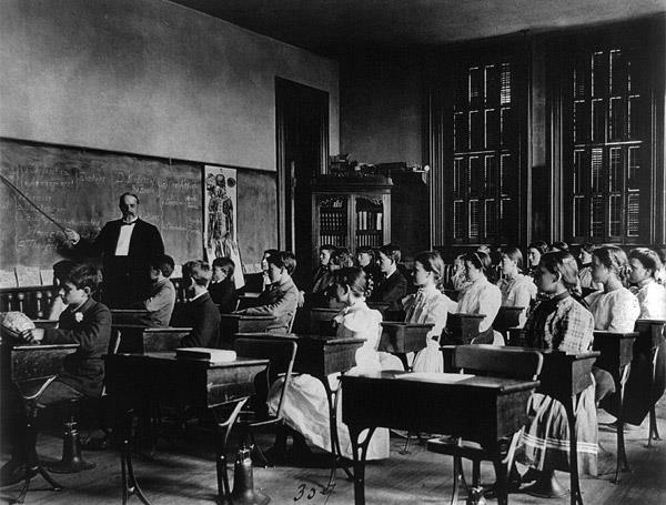 Picture of an old classroom using blackboard and chalk Using blackboard and chalk